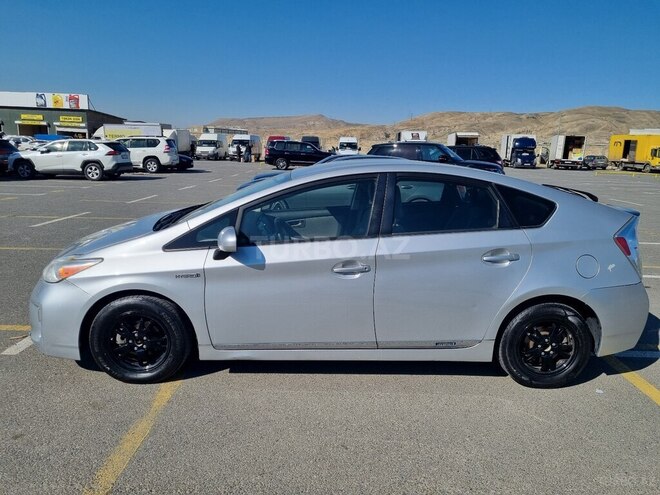 Toyota Prius 2015, 205,000 km - 1.8 l - Bakı