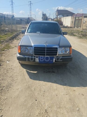 Mercedes E 250 1991, 301,000 km - 2.5 l - Bakı