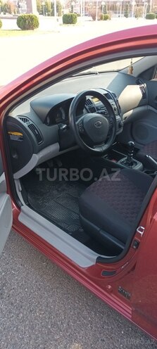 Kia Ceed 2007, 200,000 km - 1.4 l - Ucar