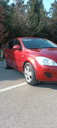 Kia Ceed 2007, 200,000 km - 1.4 l - Ucar