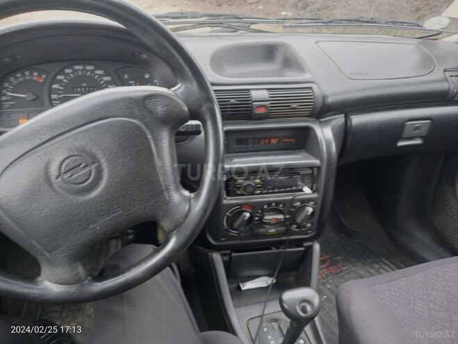 Opel Astra 1995, 27,000 km - 1.6 l - Yevlax