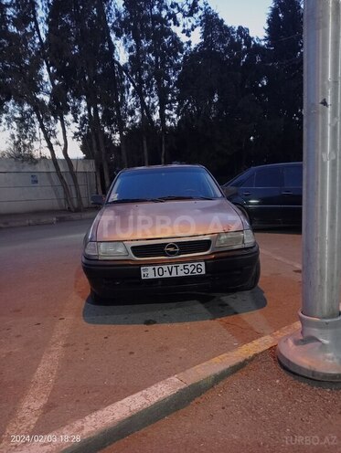 Opel Astra 1995, 27,000 km - 1.6 l - Yevlax