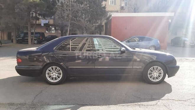 Mercedes E 230 1997, 375,468 km - 2.3 l - Bakı