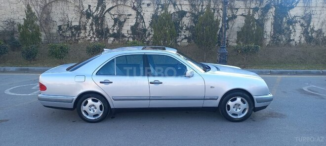 Mercedes E 200 1996, 210,000 km - 2.0 l - Bakı