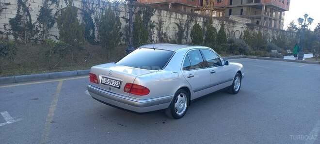 Mercedes E 200 1996, 210,000 km - 2.0 l - Bakı