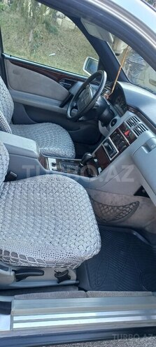 Mercedes E 200 1996, 210,000 km - 2.0 l - Bakı