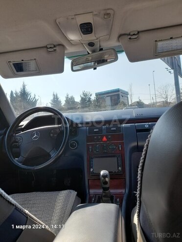 Mercedes E 220 2001, 540,000 km - 2.2 l - Qusar