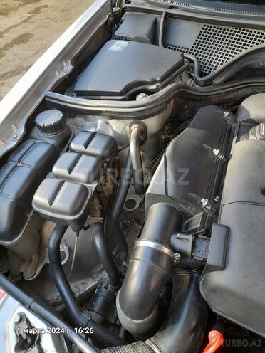 Mercedes E 220 2001, 540,000 km - 2.2 l - Qusar