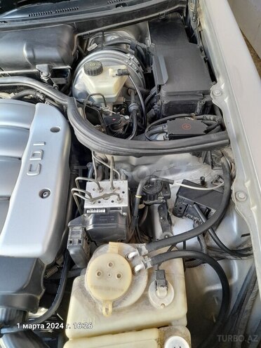 Mercedes E 220 2001, 540,000 km - 2.2 l - Qusar