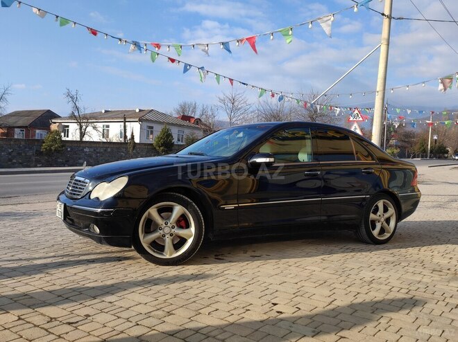 Mercedes C 240 2003, 351,088 km - 2.6 l - İsmayıllı