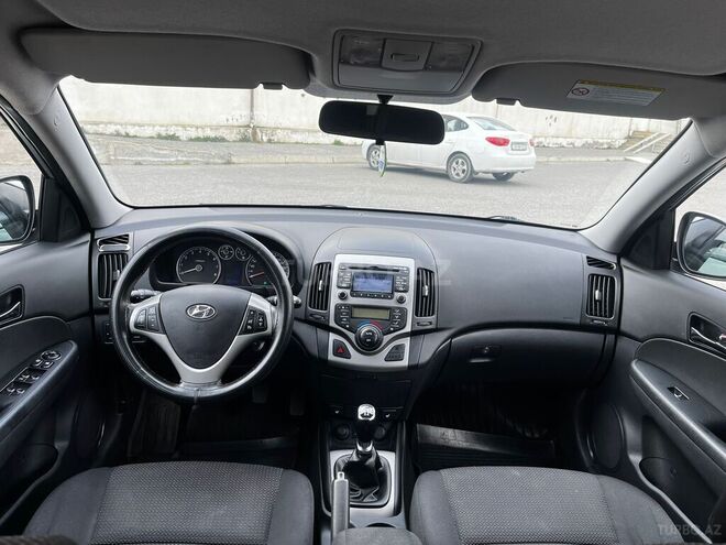 Hyundai i30 2011, 203,000 km - 1.4 л - Bakı
