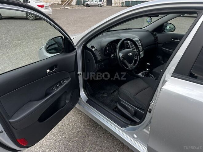 Hyundai i30 2011, 203,000 km - 1.4 л - Bakı
