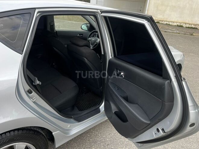 Hyundai i30 2011, 203,000 km - 1.4 л - Bakı