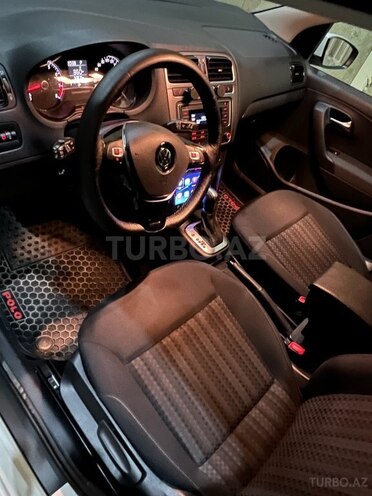 Volkswagen Polo 2019, 50,800 km - 1.6 l - Bakı