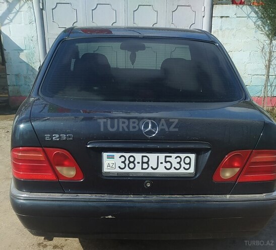 Mercedes E 230 1996, 357,712 km - 2.3 l - Xudat
