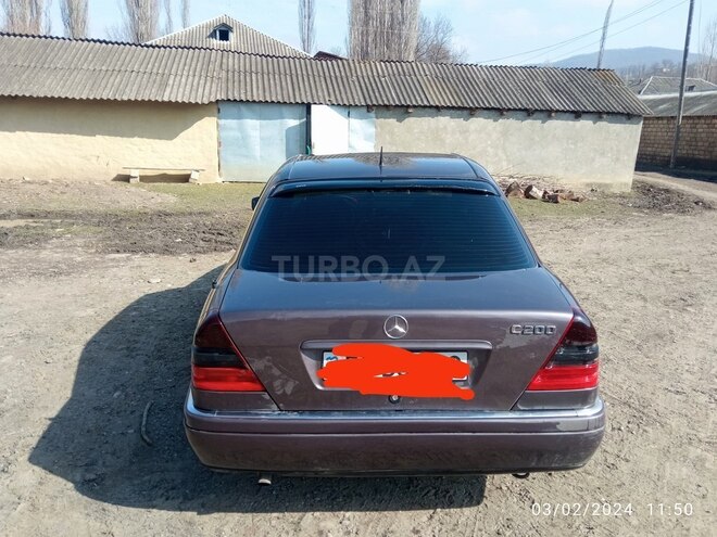 Mercedes C 180 1994, 300,000 km - 1.8 л - Quba