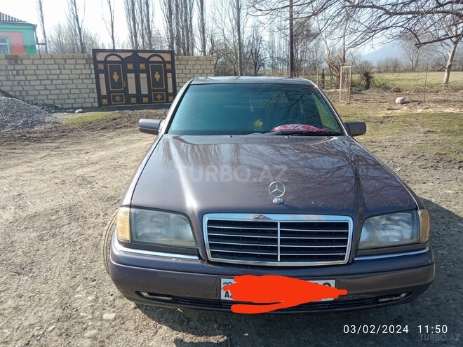 Mercedes C 180 1994, 300,000 km - 1.8 л - Quba