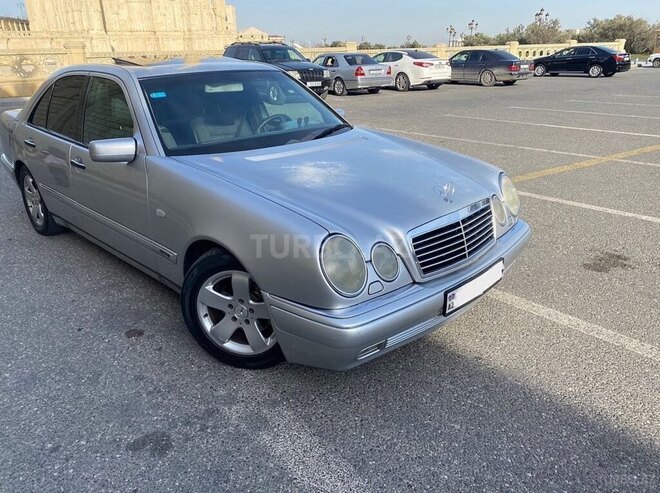 Mercedes E 270 1999, 280,000 km - 2.7 l - Bakı