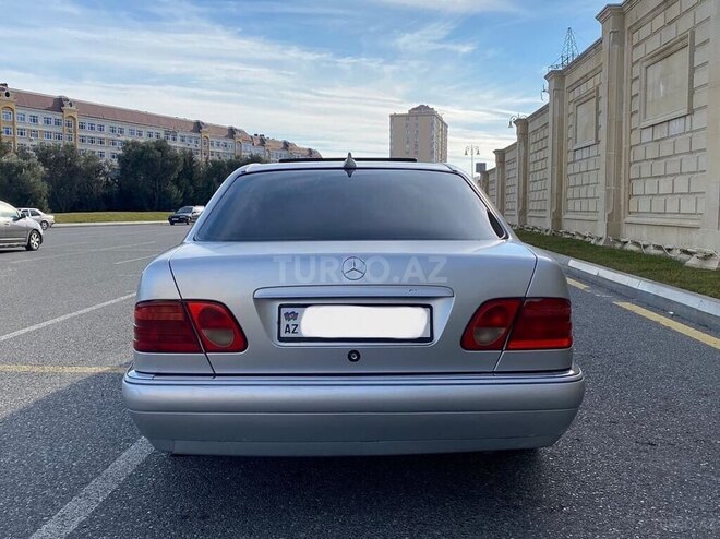 Mercedes E 270 1999, 280,000 km - 2.7 l - Bakı