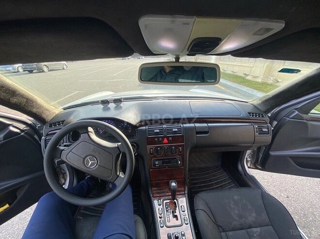 Mercedes E 270 1999, 280,000 km - 2.7 l - Bakı