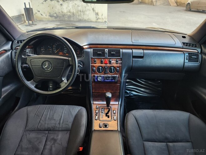 Mercedes E 240 1998, 385,000 km - 2.4 l - Bakı