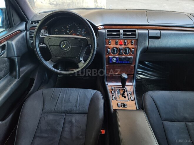 Mercedes E 240 1998, 385,000 km - 2.4 l - Bakı