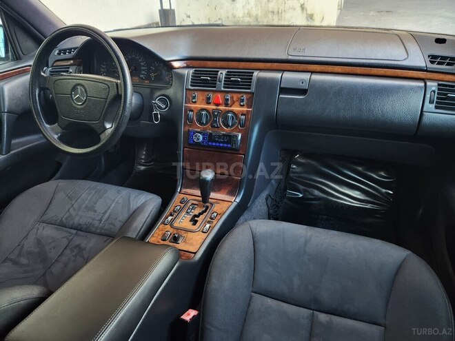 Mercedes E 240 1998, 385,000 km - 2.4 l - Bakı