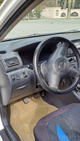 Toyota Corolla 2006, 200,000 km - 1.4 l - Mingəçevir