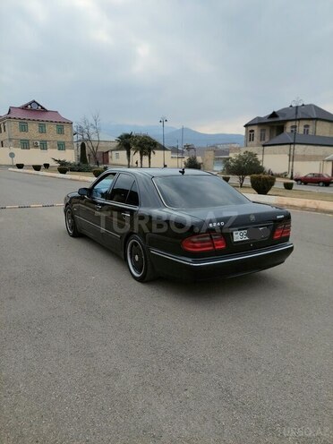 Mercedes E 240 2000, 350,000 km - 2.4 l - Gəncə