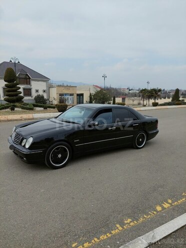 Mercedes E 240 2000, 350,000 km - 2.4 l - Gəncə