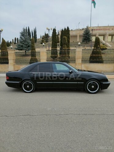 Mercedes E 240 2000, 350,000 km - 2.4 l - Gəncə