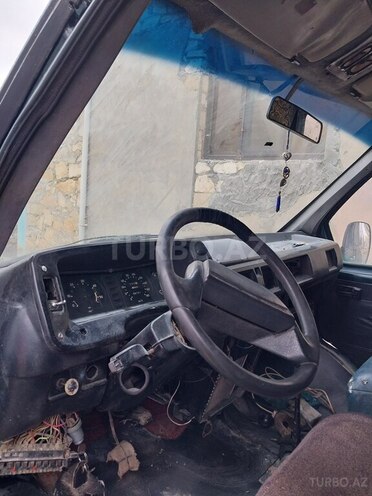 GAZ  1998, 390,000 km - 2.0 l - Gəncə