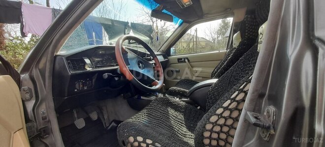 Mercedes 190 1990, 4,171,500 km - 2.3 l - Astara