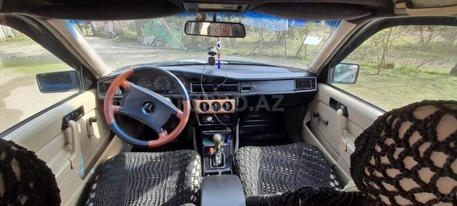 Mercedes 190 1990, 4,171,500 km - 2.3 l - Astara