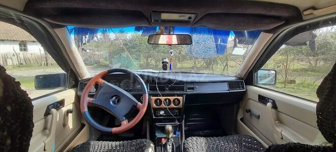 Mercedes 190 1990, 4,171,500 km - 2.3 l - Astara