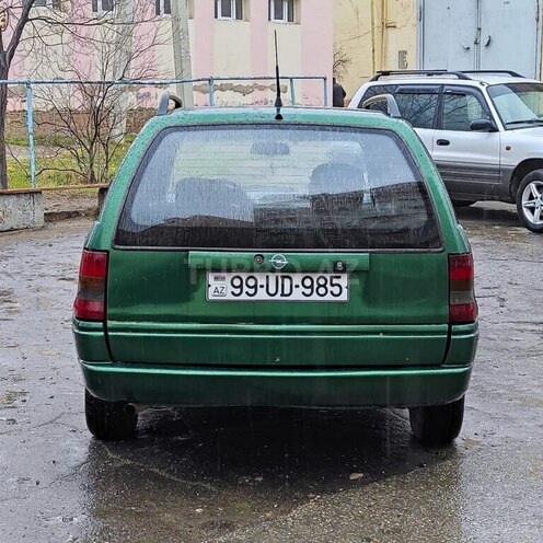 Opel Astra 1997, 398,000 km - 1.6 l - Naftalan