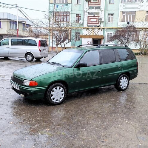 Opel Astra 1997, 398,000 km - 1.6 l - Naftalan