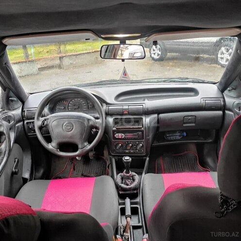 Opel Astra 1997, 398,000 km - 1.6 l - Naftalan