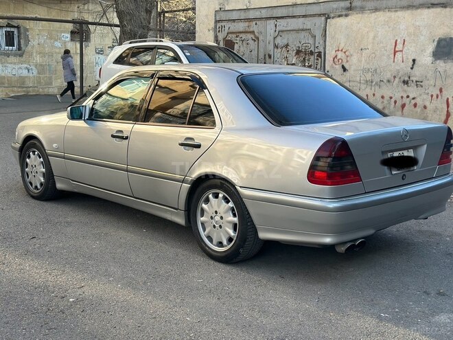 Mercedes C 240 2000, 213,000 km - 2.4 л - Bakı