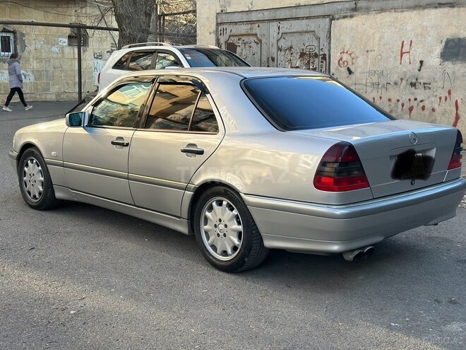 Mercedes C 240 2000, 213,000 km - 2.4 л - Bakı