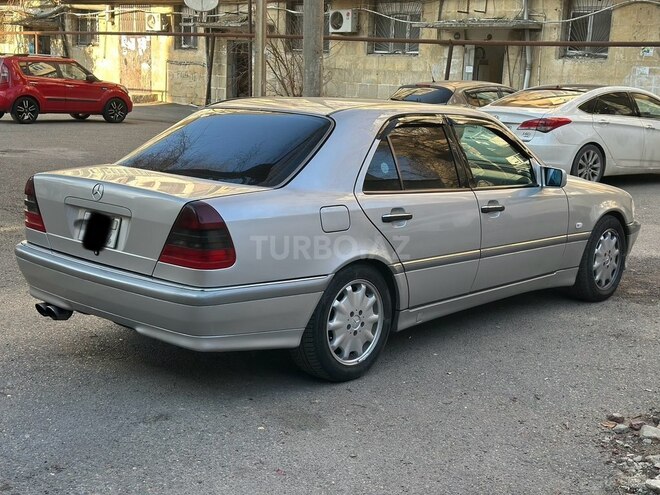 Mercedes C 240 2000, 213,000 km - 2.4 л - Bakı