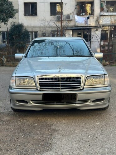 Mercedes C 240 2000, 213,000 km - 2.4 л - Bakı