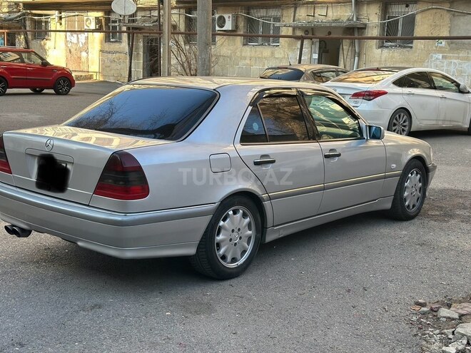 Mercedes C 240 2000, 213,000 km - 2.4 л - Bakı