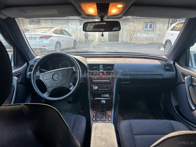 Mercedes C 240 2000, 213,000 km - 2.4 л - Bakı