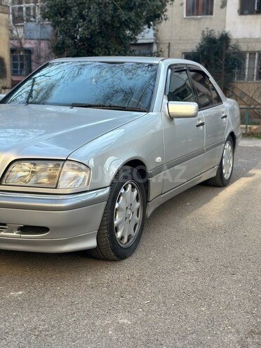 Mercedes C 240 2000, 213,000 km - 2.4 л - Bakı