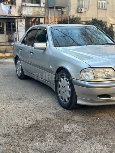 Mercedes C 240 2000, 213,000 km - 2.4 л - Bakı