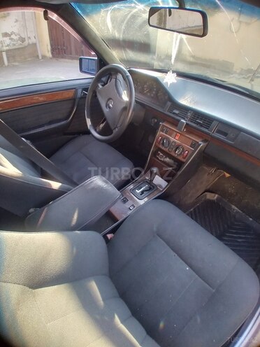 Mercedes E 200 1991, 285,733 km - 2.0 l - Bakı