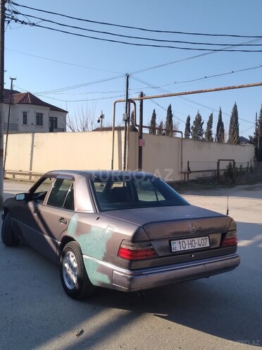 Mercedes E 200 1991, 285,733 km - 2.0 l - Bakı