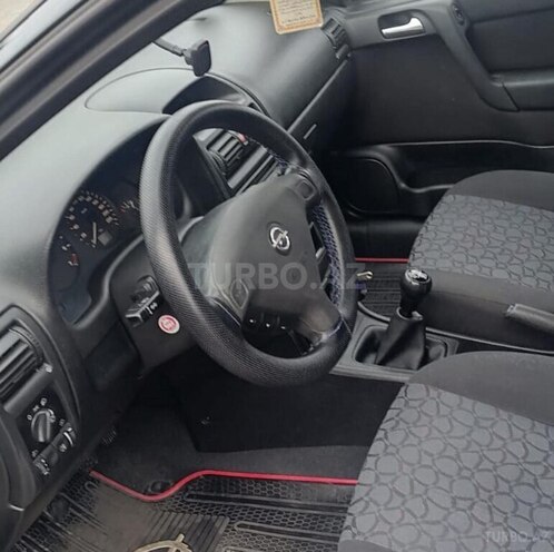Opel Astra 2000, 271,000 km - 1.6 л - Naftalan