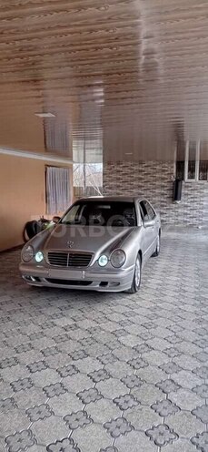 Mercedes E 240 2000, 195,343 km - 2.6 l - Zaqatala